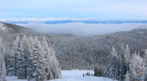 The Under-Appreciated Mountain Resort In Oregon That's The Perfect Winter Getaway