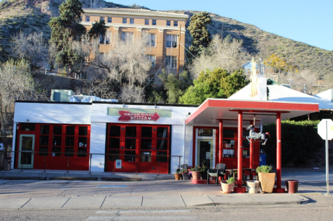 This Arizona Pizza Joint In The Middle Of Nowhere Is One Of The Best In The U.S.