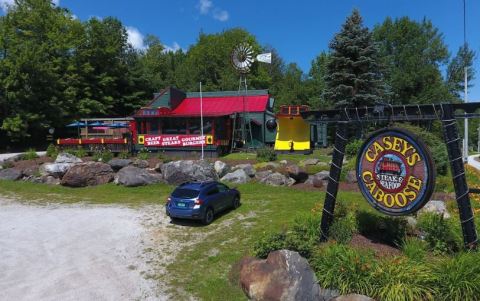 The Kid In You Will Adore Eating At This Train-Themed Restaurant In Vermont