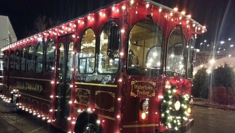 Take This Christmas Trolley Ride In Nashville For An Unforgettable Holiday Outing