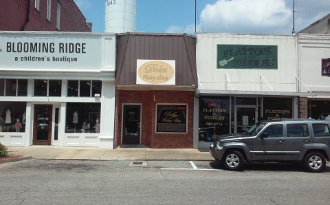 The World's Freshest Pastries Are Tucked Away Inside This Hidden Alabama Bakery