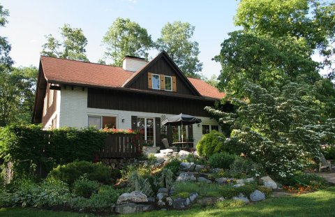 This Gorgeous Inn Tucked Away In The Pennsylvania Woods Is Like Something From A Fairy Tale