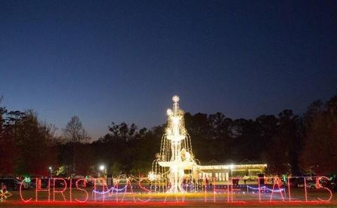 This Spectacular Waterfall Attraction In Alabama Is Sure To Fill You With Christmas Cheer