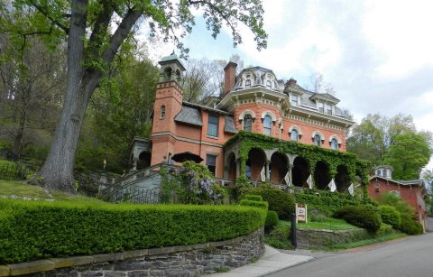 This Grand 1874 Mansion Inn In Pennsylvania Will Make You Feel Like Royalty