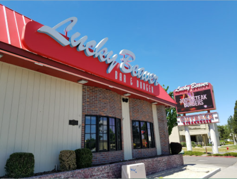 This One-Of-A-Kind Restaurant In Nevada Is For Serious Burger Lovers Only And It's Amazing