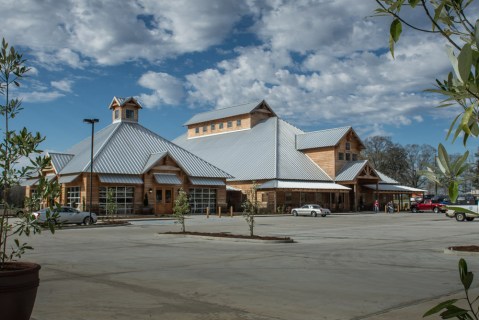 The Gigantic General Store In Mississippi You'll Want To Visit Over And Over Again