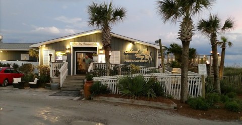 The Unassuming Restaurant In North Carolina Where Every Table Has A Breathtaking View Of The Ocean