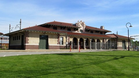 There’s Only One Remaining Train Station Like This In All Of Rhode Island And It’s Magnificent