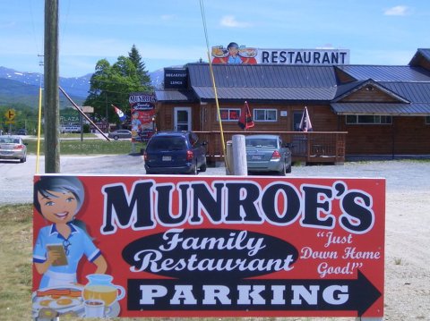 People Drive From All Over For The Biscuits And Gravy At This Charming New Hampshire Restaurant