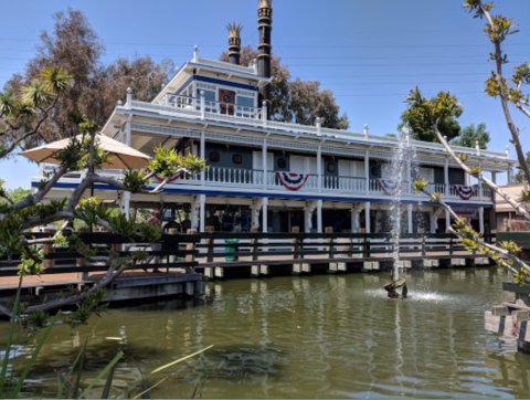 The Riverboat-Themed Car Wash In Northern California That's Fun For The Whole Family