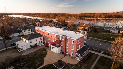 The Oldest Hotel In Minnesota Is Also One Of The Most Haunted Places You’ll Ever Sleep