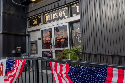 The Bonnie & Clyde Restaurant In Pennsylvania Will Transport You Straight Back To The 1930s