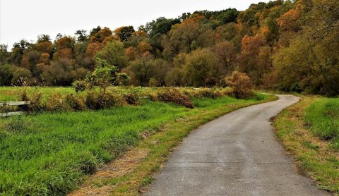 This Beautiful Hike In Minnesota Has A Mouthwatering Restaurant Right Along The Trail