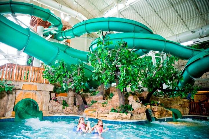 best indoor water parks in wisconsin