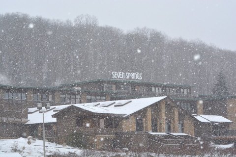 This Snow Tubing Restaurant Near Pittsburgh Is The Most Fun You'll Have All Winter