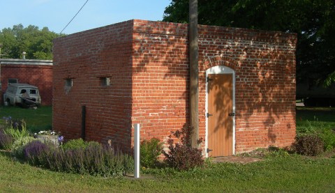 This Tiny Jail In Nebraska Has The Most Bizarre History You've Ever Heard