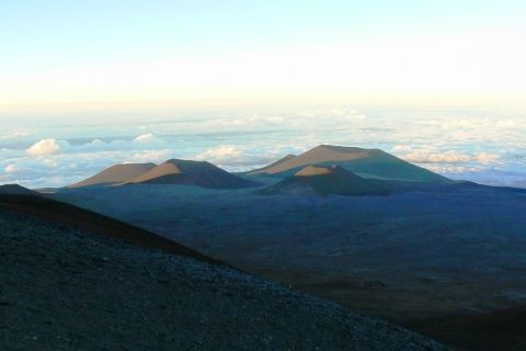 The 1-Mile Mountain Trail In Hawaii That Will Lead You To A Beautiful Summit View