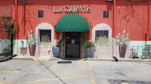 The Pastries At This French Bakery In Kansas Are Melt In Your Mouth Good