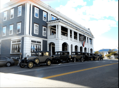 The History Behind This Remote Hotel In Maine Is Both Eerie And Fascinating