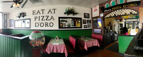 The Delicious Southern California Restaurant With The Biggest Pizzas We've Ever Seen