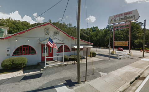 This Old-School Florida Restaurant Serves Chicken Dinners To Die For