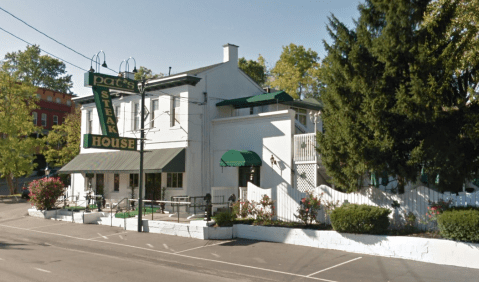 This Tasty Kentucky Restaurant Is Home To The Biggest Steak We’ve Ever Seen