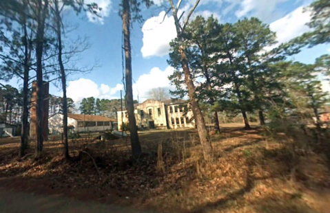 The Photographs Of This Abandoned School In Louisiana Are Hauntingly Beautiful