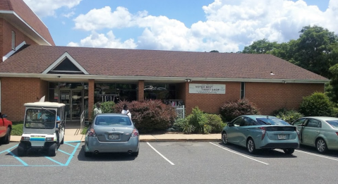 Riddle Thrift Shop Is The Two-Story Thrift Shop In Pennsylvania That's Almost Too Good To Be True