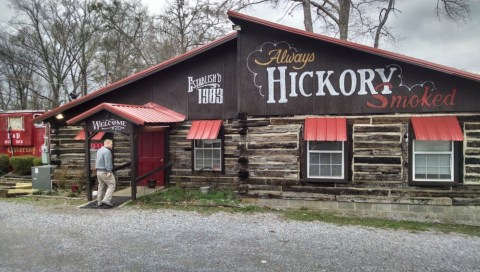 The Middle-Of-Nowhere BBQ Restaurant In Alabama Where Your Food Is Cooked In A Red Caboose