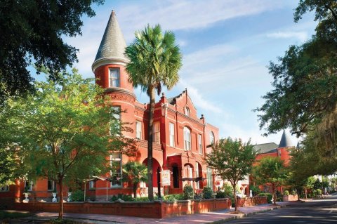 This Grand 1888 Mansion Inn In Georgia Will Make You Feel Like Royalty