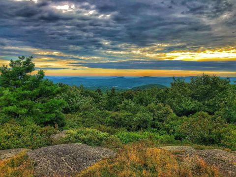 10 Beautiful And Scenic Trails In New Hampshire That Are Perfect For Beginners