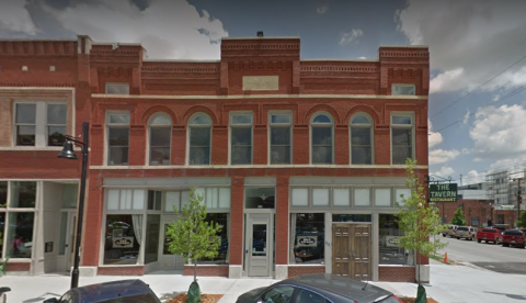 People Go Crazy For The Fried Chicken At This Neighborhood Restaurant In Oklahoma