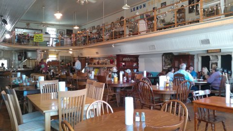 The Country Diner In Mississippi Where You’ll Find All Sorts Of Authentic Eats