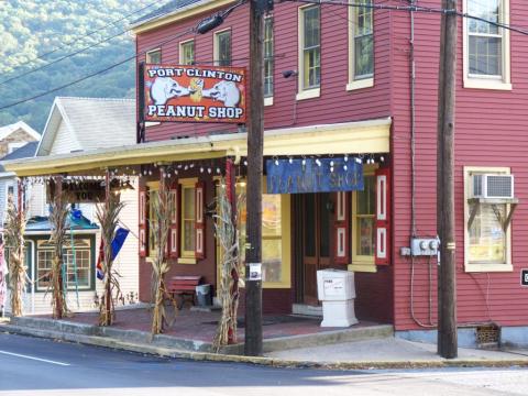 The Classic Peanut Store In Pennsylvania Where You'll Feel Like A Kid Again