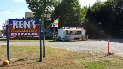 Blink And You'll Miss This Little Roadside Diner In Massachusetts That's Unexpectedly Awesome