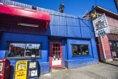 This Timeless 24 Hour Diner Is A Nostalgic Washington Treasure