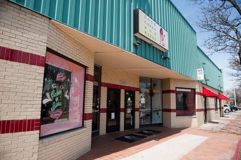 9 Detroit Bakeries That Will Make You Think You Died And Went To Cupcake Heaven