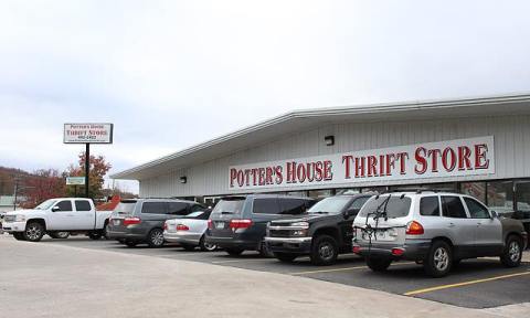 This Bargain Hunters Road Trip Will Take You To The Best Thrift Stores In Arkansas