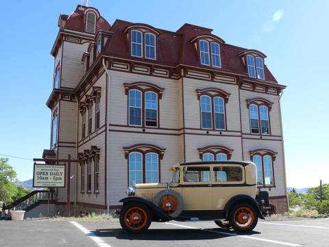 This 4-Story Schoolhouse In Nevada Is The Last Of Its Kind And It's Absolutely Fascinating