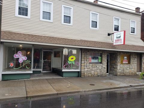 The Best Burgers And Chili Are Hiding In This Dive Restaurant Near Cincinnati