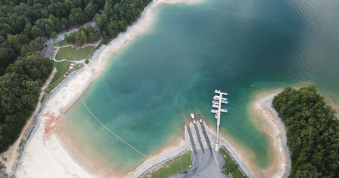 The Clearest Lake In South Carolina Is Almost Too Beautiful To Be Real