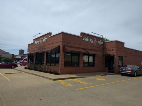 Hoosiers Go Nuts For This Chain Of Donut Bakeries In Indiana