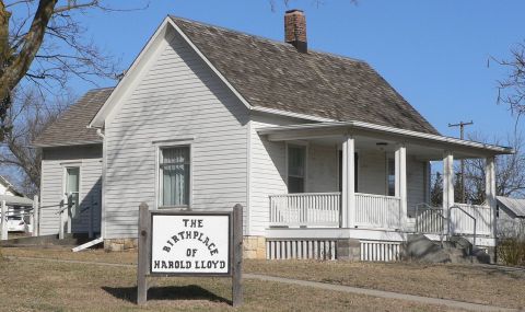 Movie Buffs Will Absolutely Love A Tour Of This Movie Star's Home In Nebraska