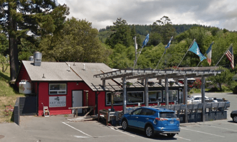 This Small Town Oregon Pub Has Some Of The Best Food In The West