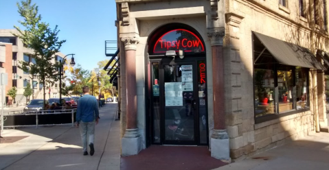 The Whimsical Cow-Themed Restaurant In Wisconsin That’s Udderly Delicious