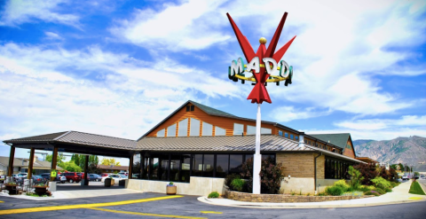 This Old-School Utah Restaurant Serves Chicken Dinners To Die For