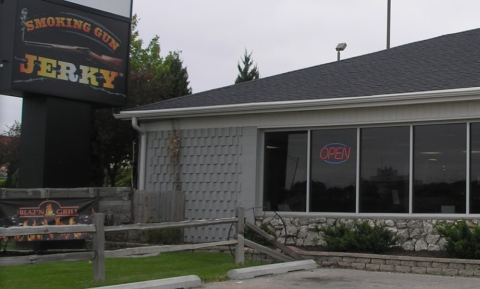 The Beef Jerky Outlet In Nebraska Where You’ll Find More Than 50 Tasty Varieties