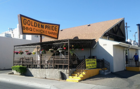 This Classic Spot In New Mexico Serves Up The Best Fried Chicken In The Southwest