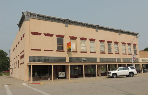 This Historic Restaurant And Hotel In Nebraska Will Take You Back To The Old West