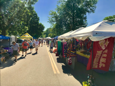 The Charming Out Of The Way Flea Market In Nebraska You Won’t Soon Forget